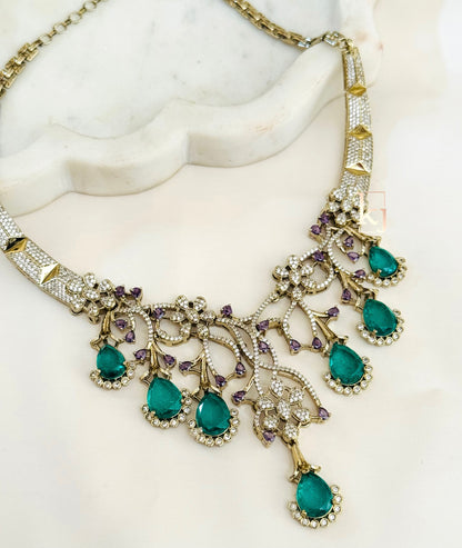 Luiez necklace set