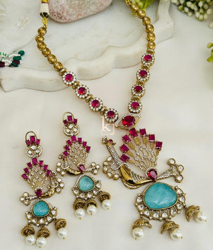 Raina pendant set