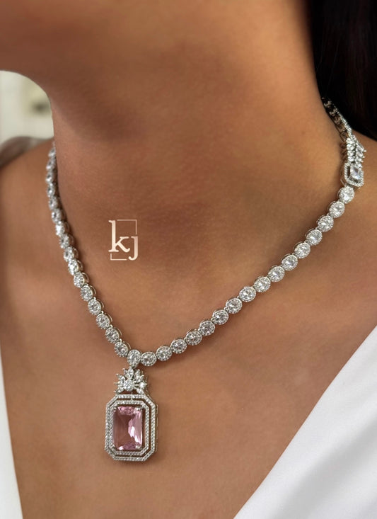 Lyla necklace set