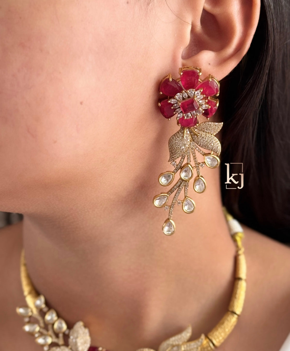Shriyv necklace set