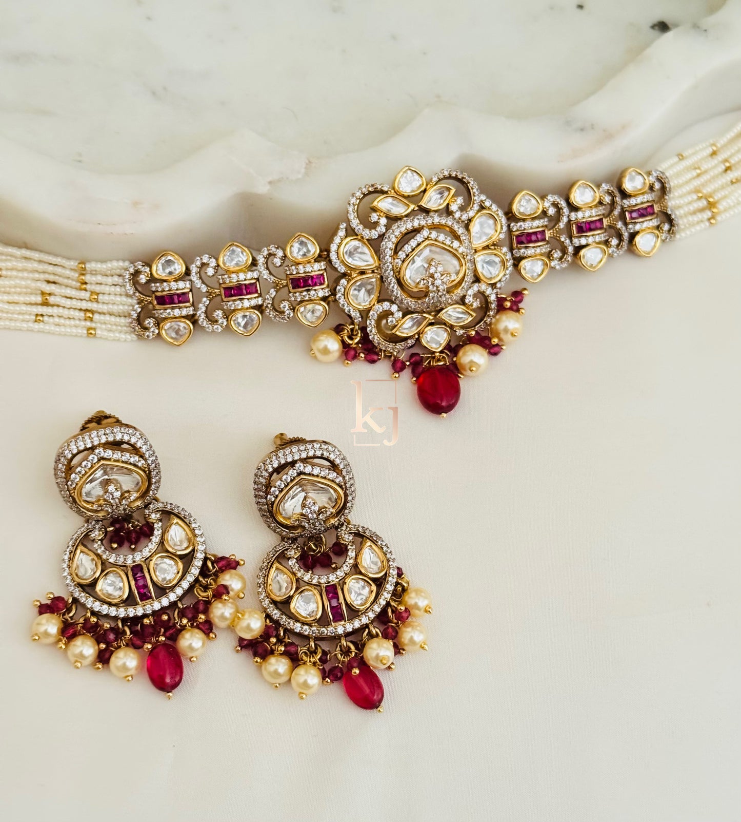 Kiaa choker set