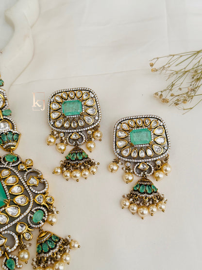 Laliah pendant set