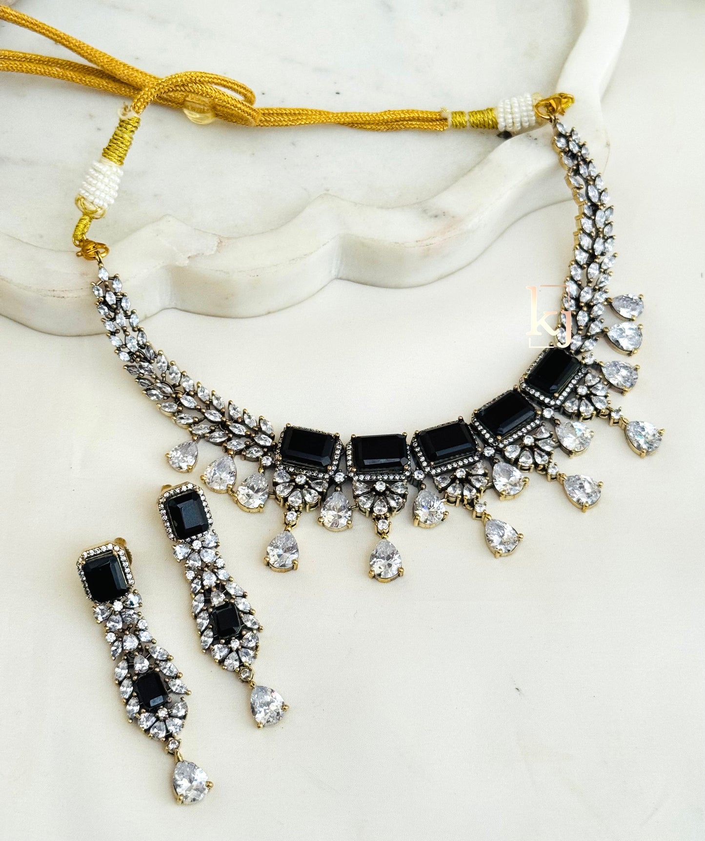 Zion necklace set
