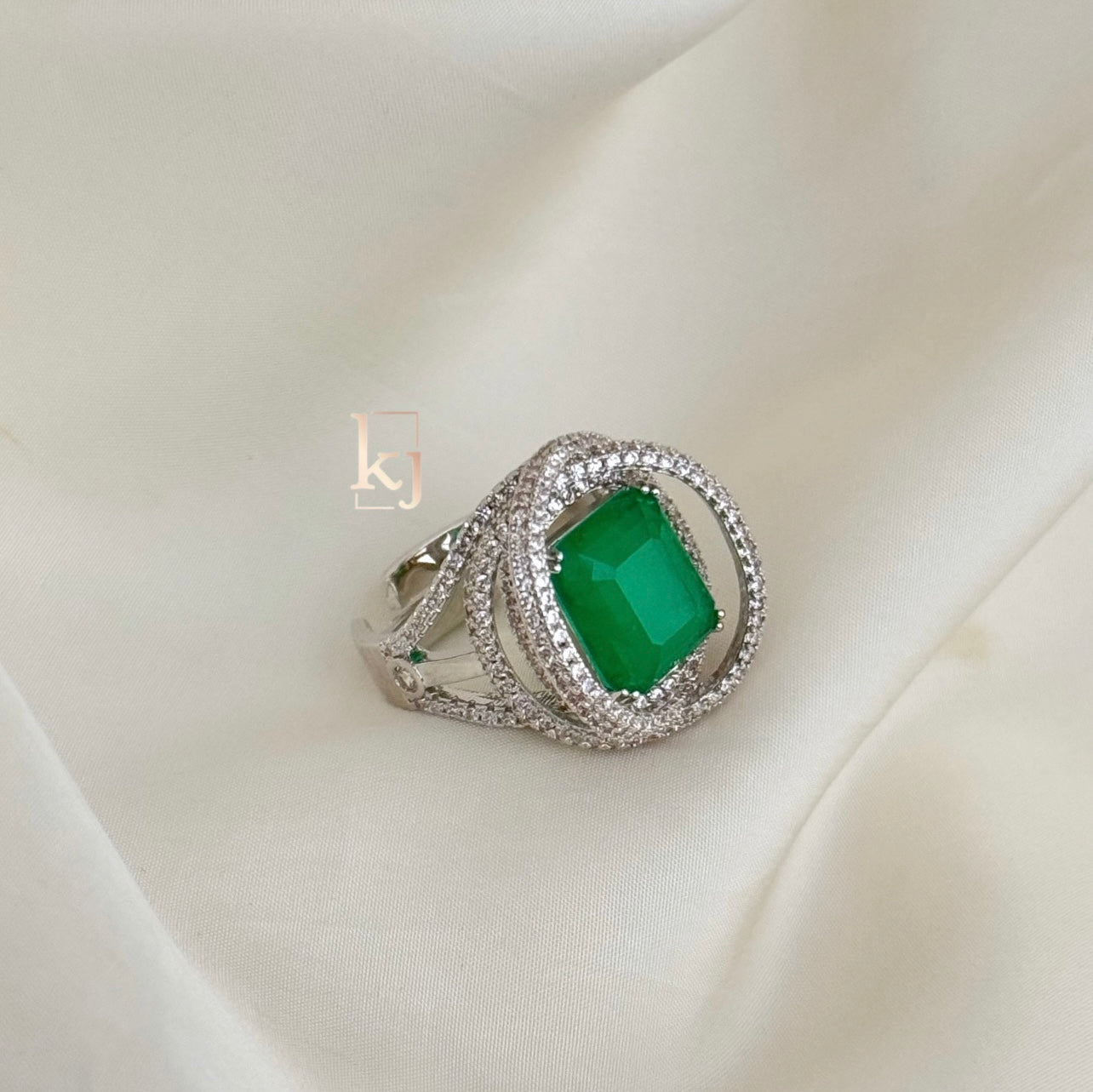 Ariella ring