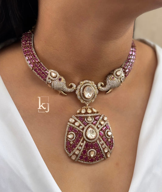 Dorcas pendant set