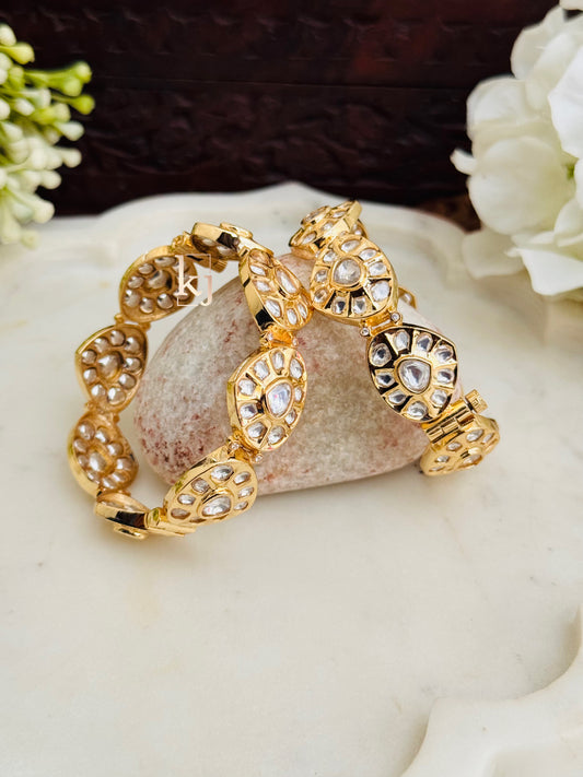Hiona bangle set size 2.6