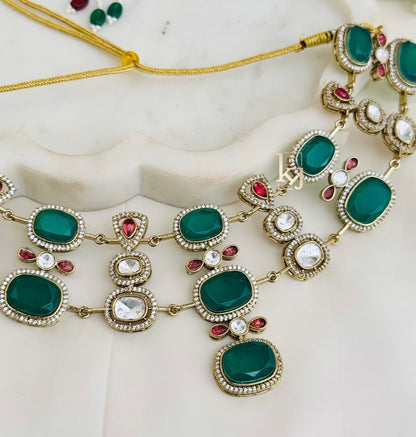 Mira necklace set