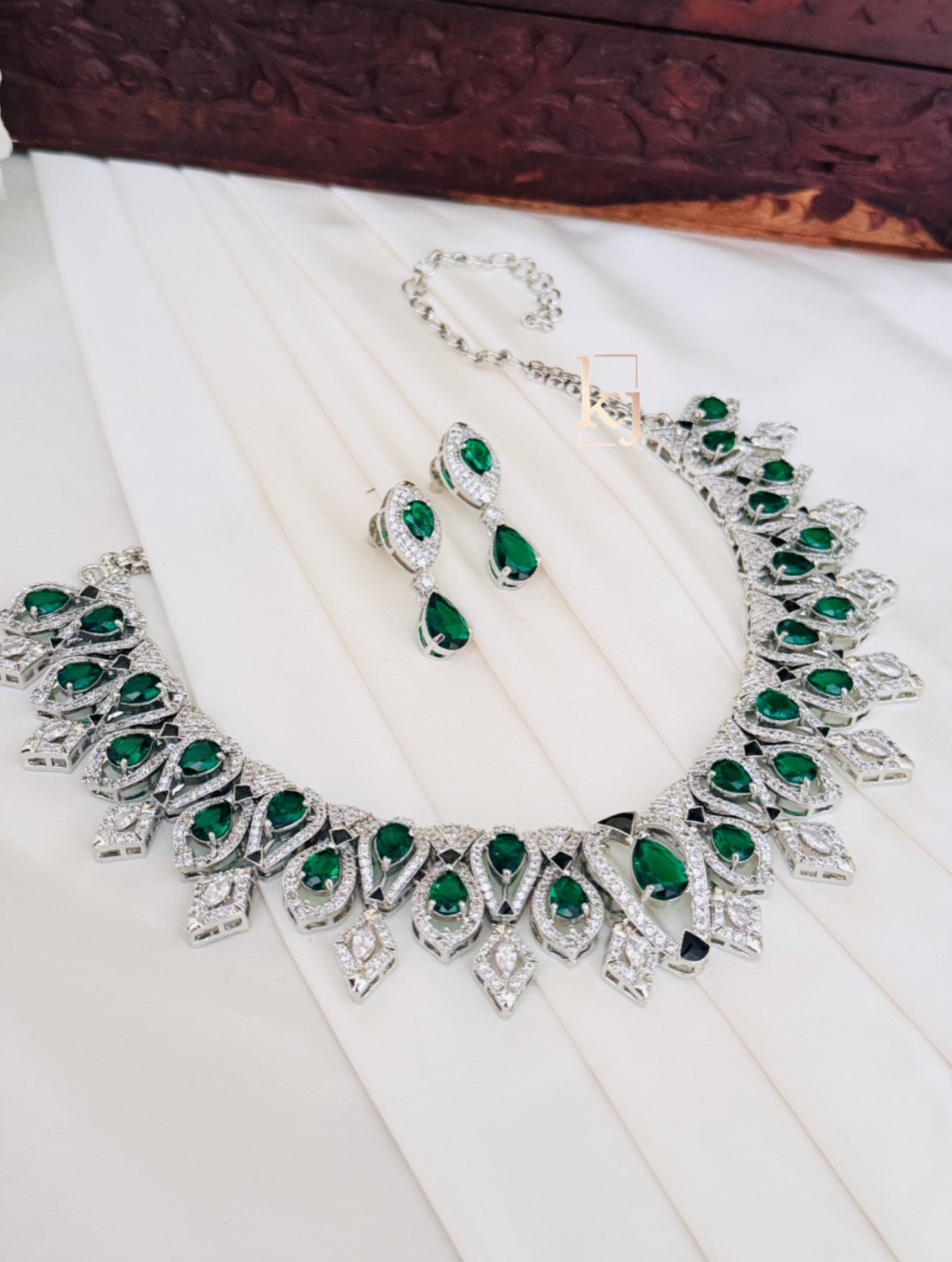 Zorya necklace set