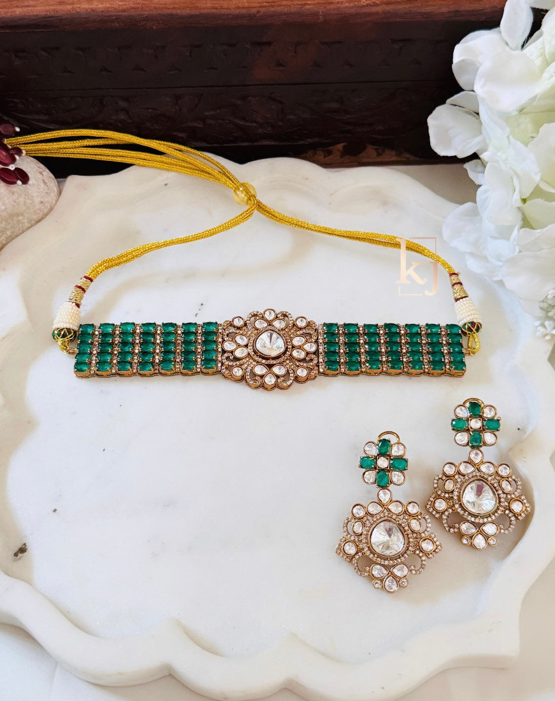 Vivia Choker set