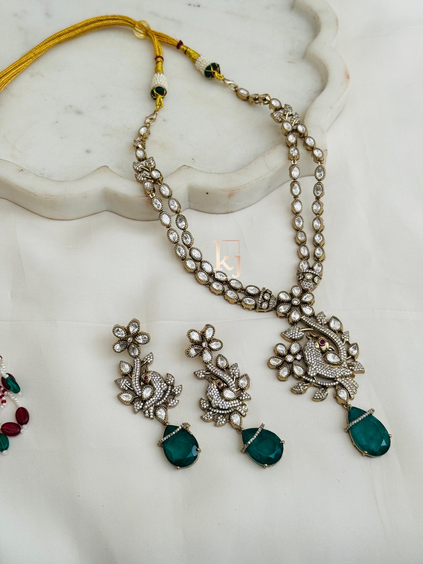 Everett pendant set
