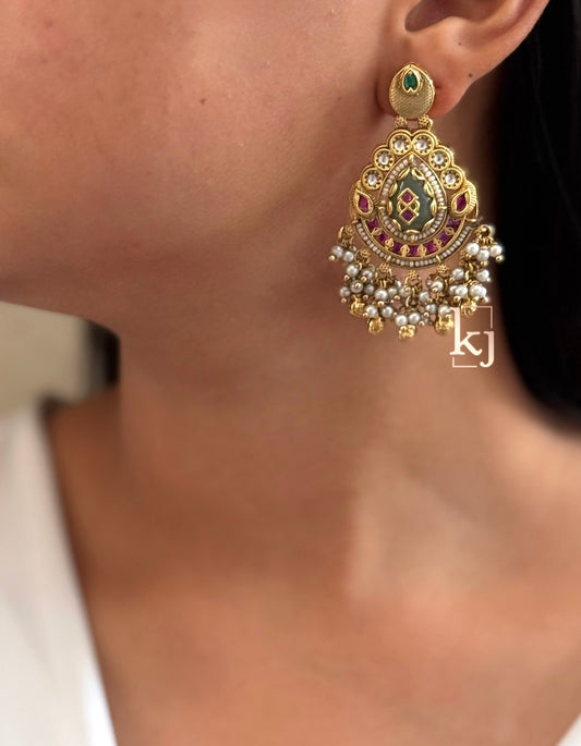 Shiu earrings set