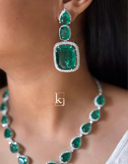 Avayah pendant set