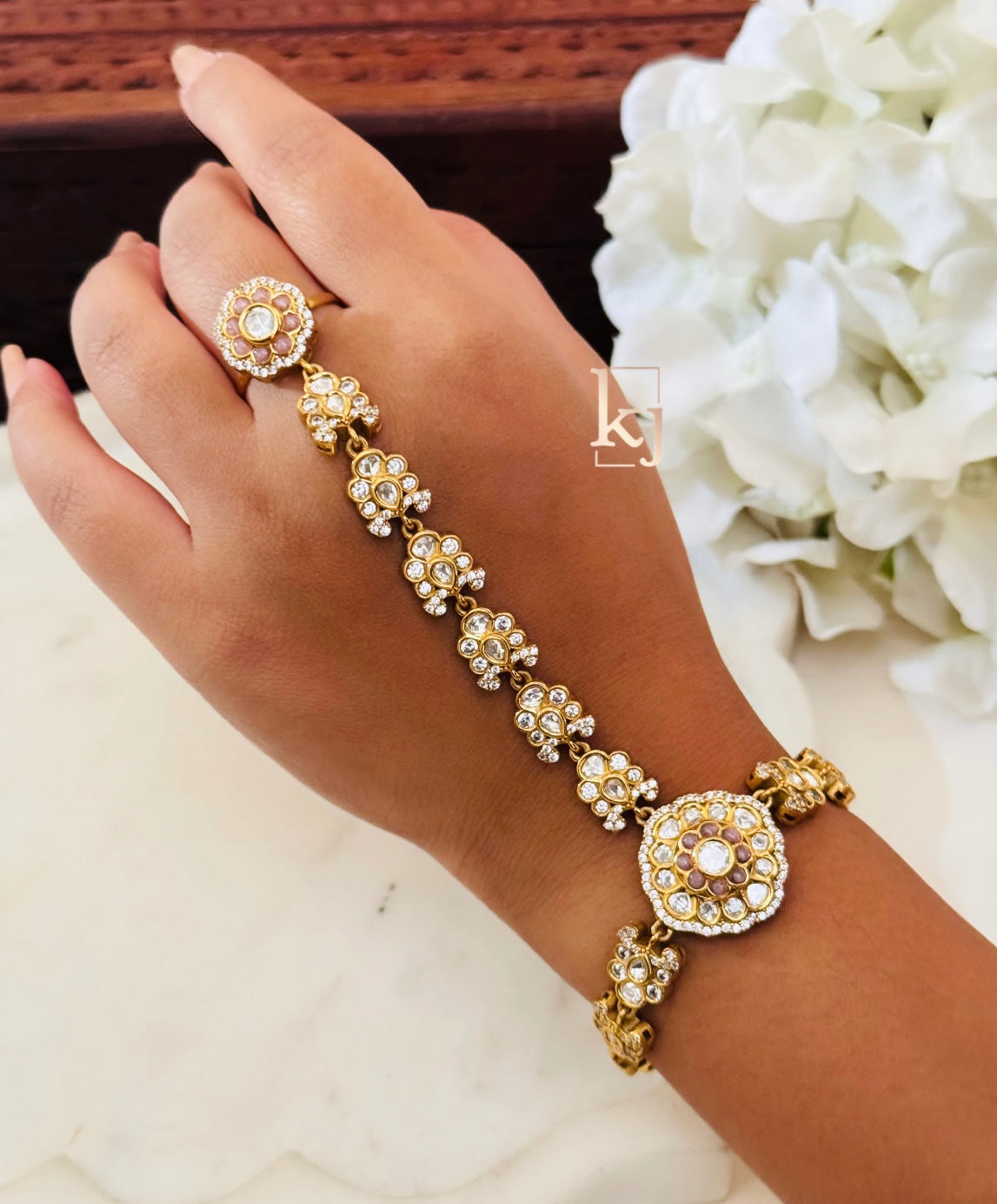 Embry hathphool single