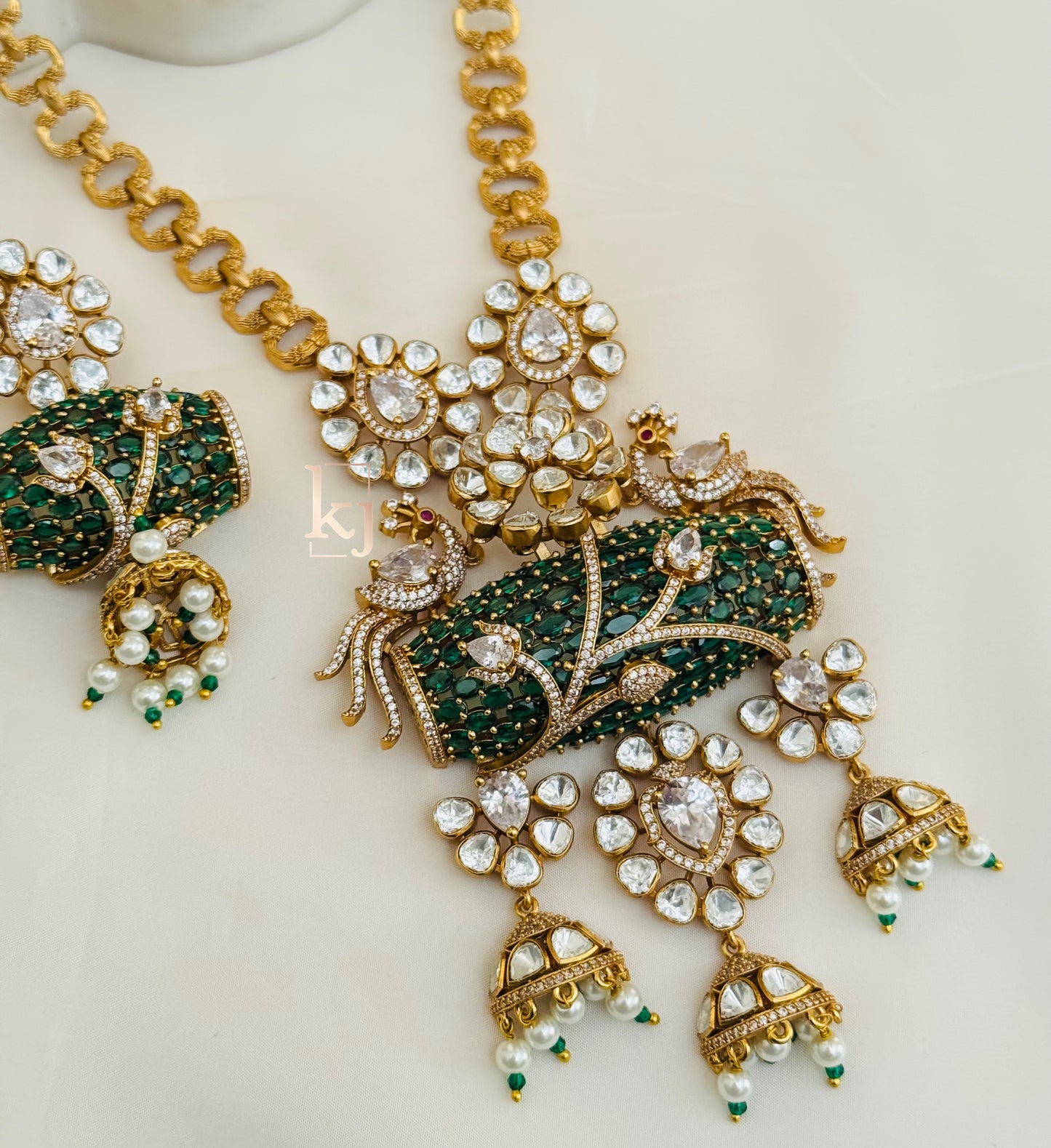 Flworia pendant set