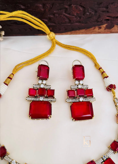Shrip necklace set