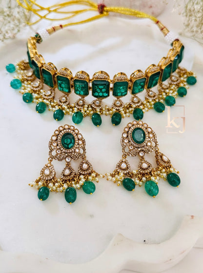 Elowyn choker set