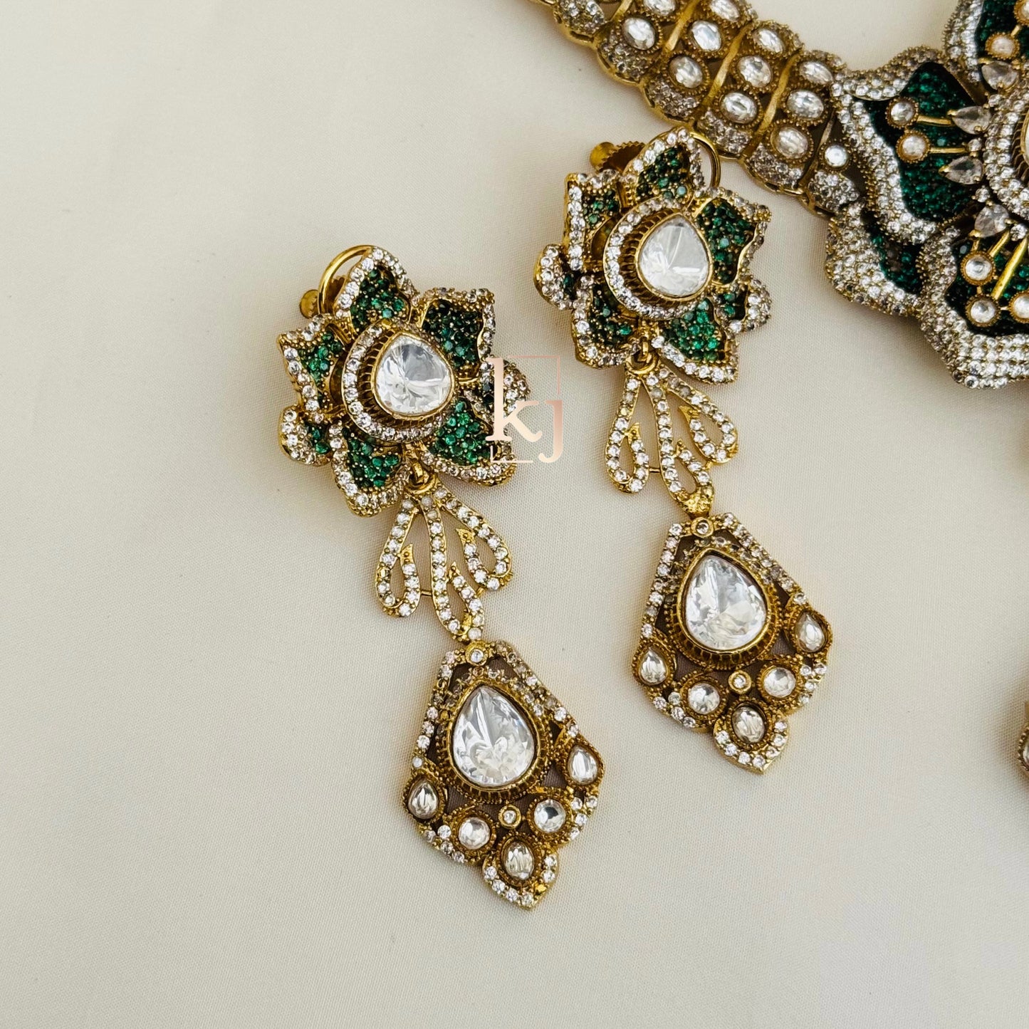 Eliska necklace set