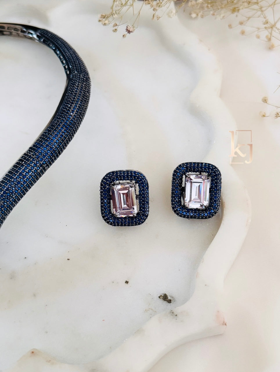 Demi necklace set