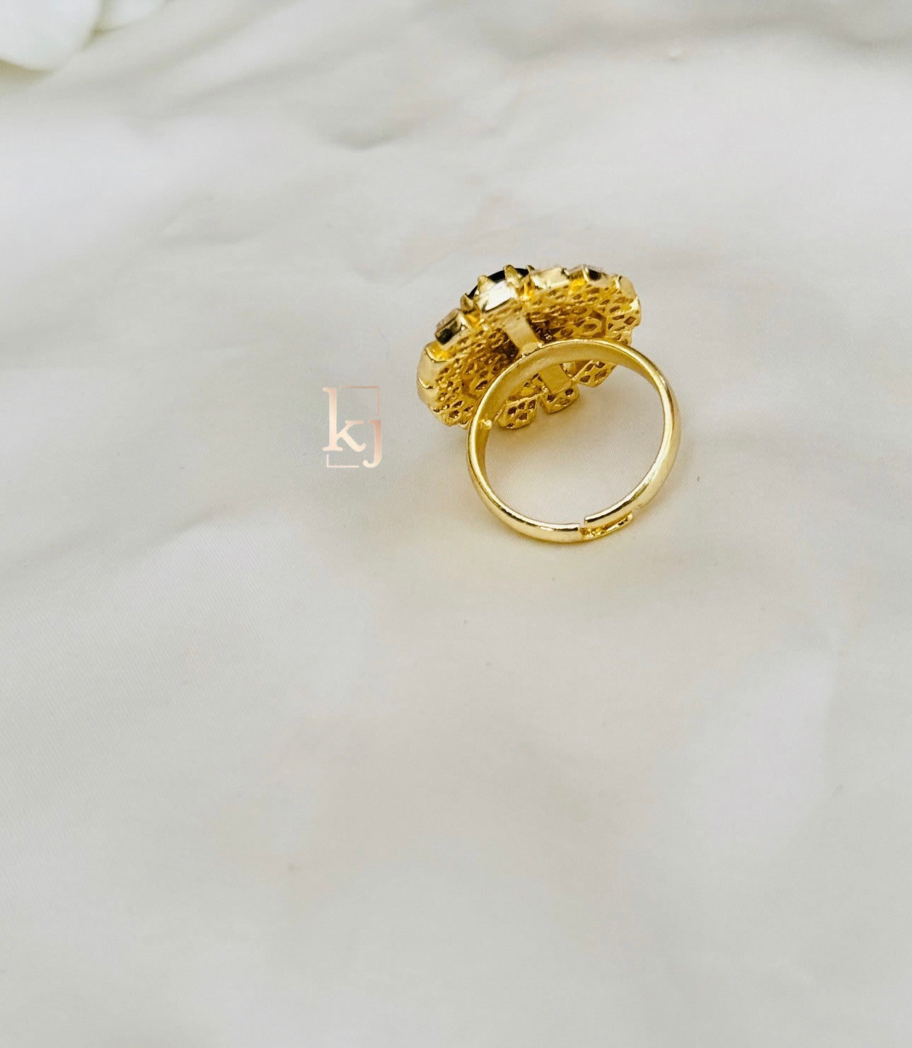 Safiyan ring