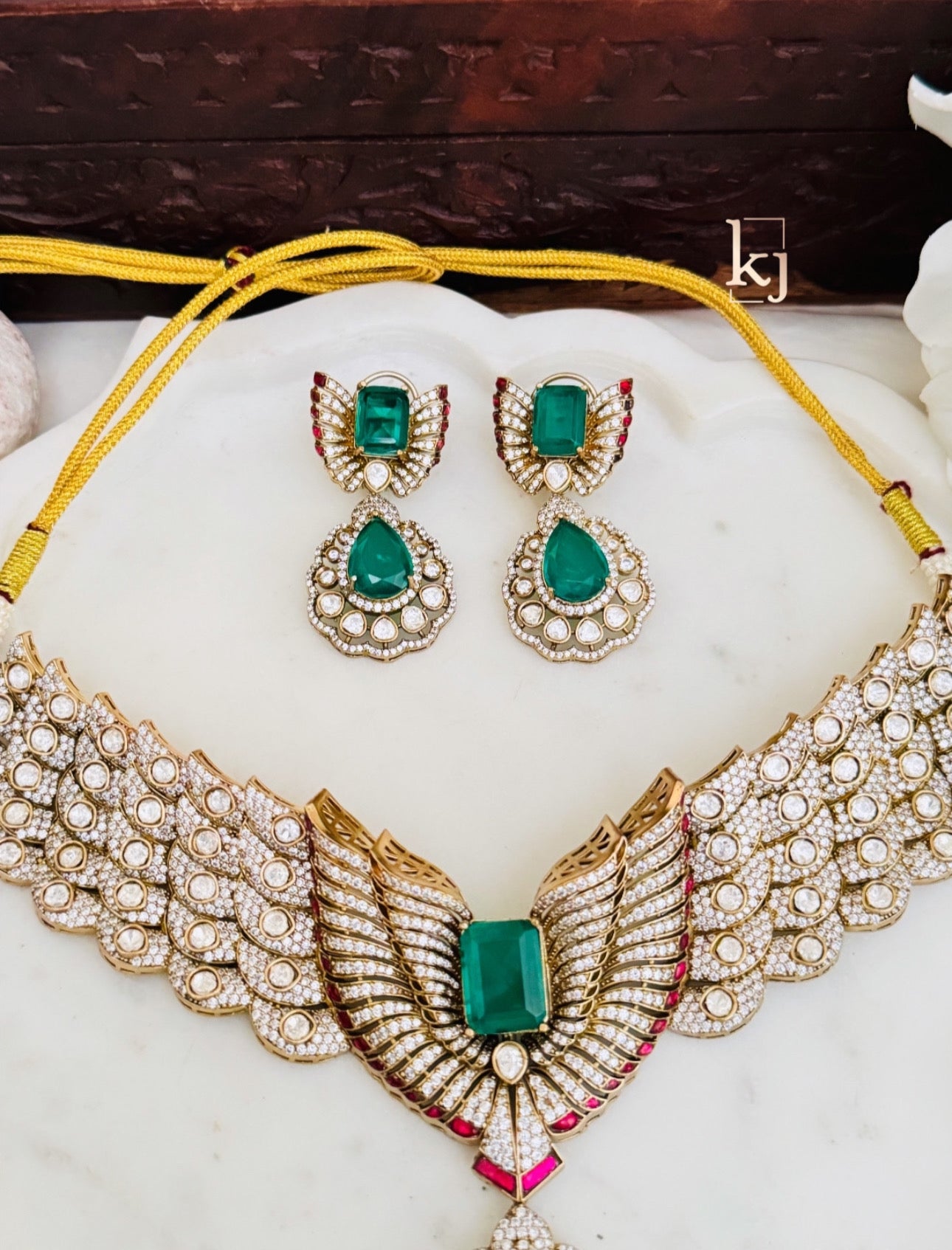 Lavinia Choker set