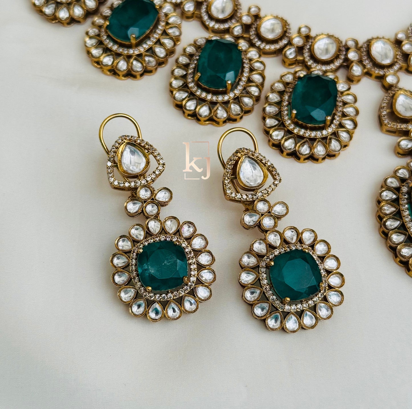 Eryn necklace set