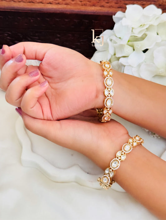 Calla Bangles set