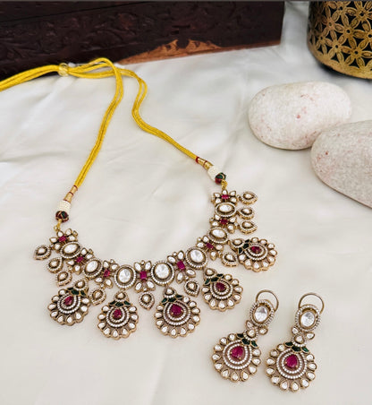 Cyra Necklace set