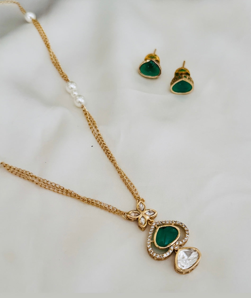 Carina pendant set