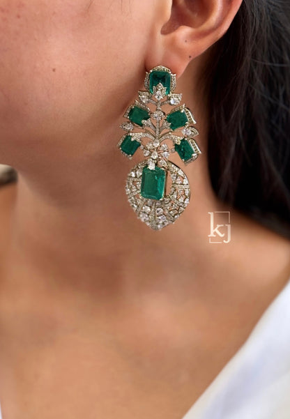 Yuzira earrings set