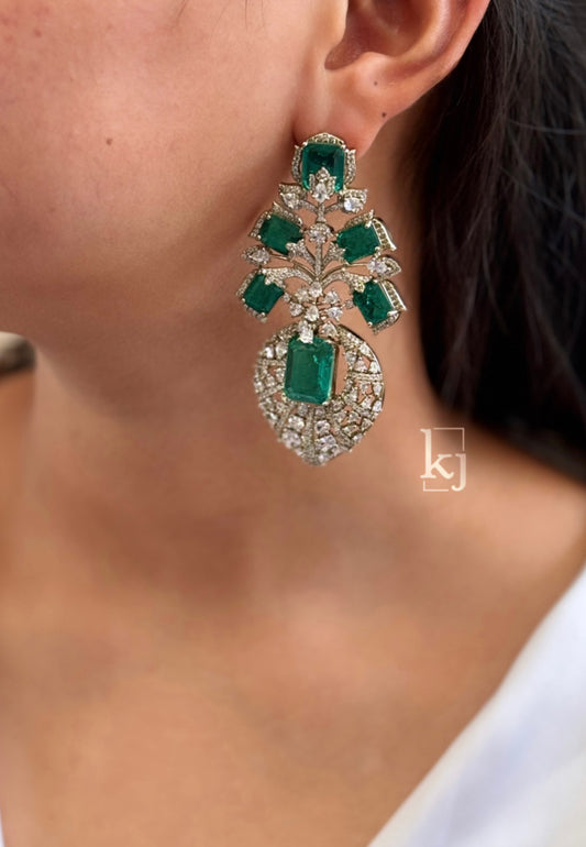 Yuzira earrings set