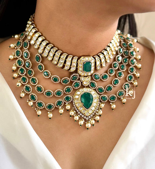 Obelia necklace set