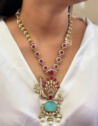 Raina pendant set
