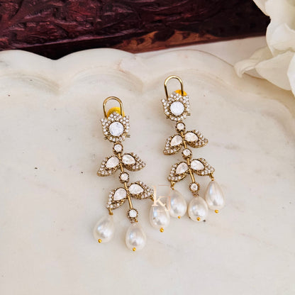 Vessel earrings set