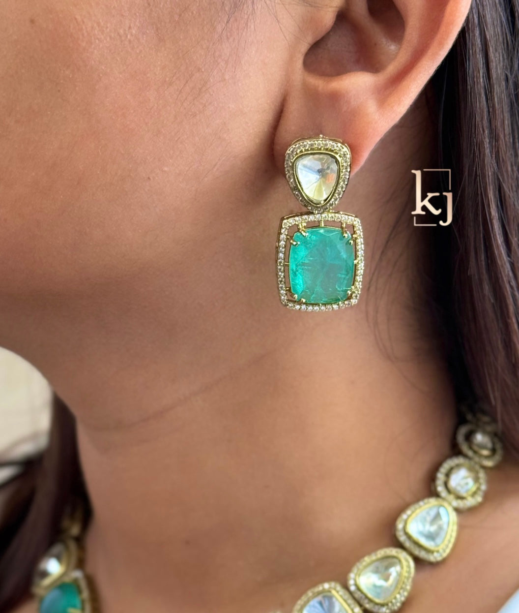 Cyan necklace set