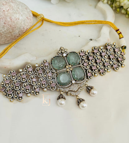 Kelly choker set