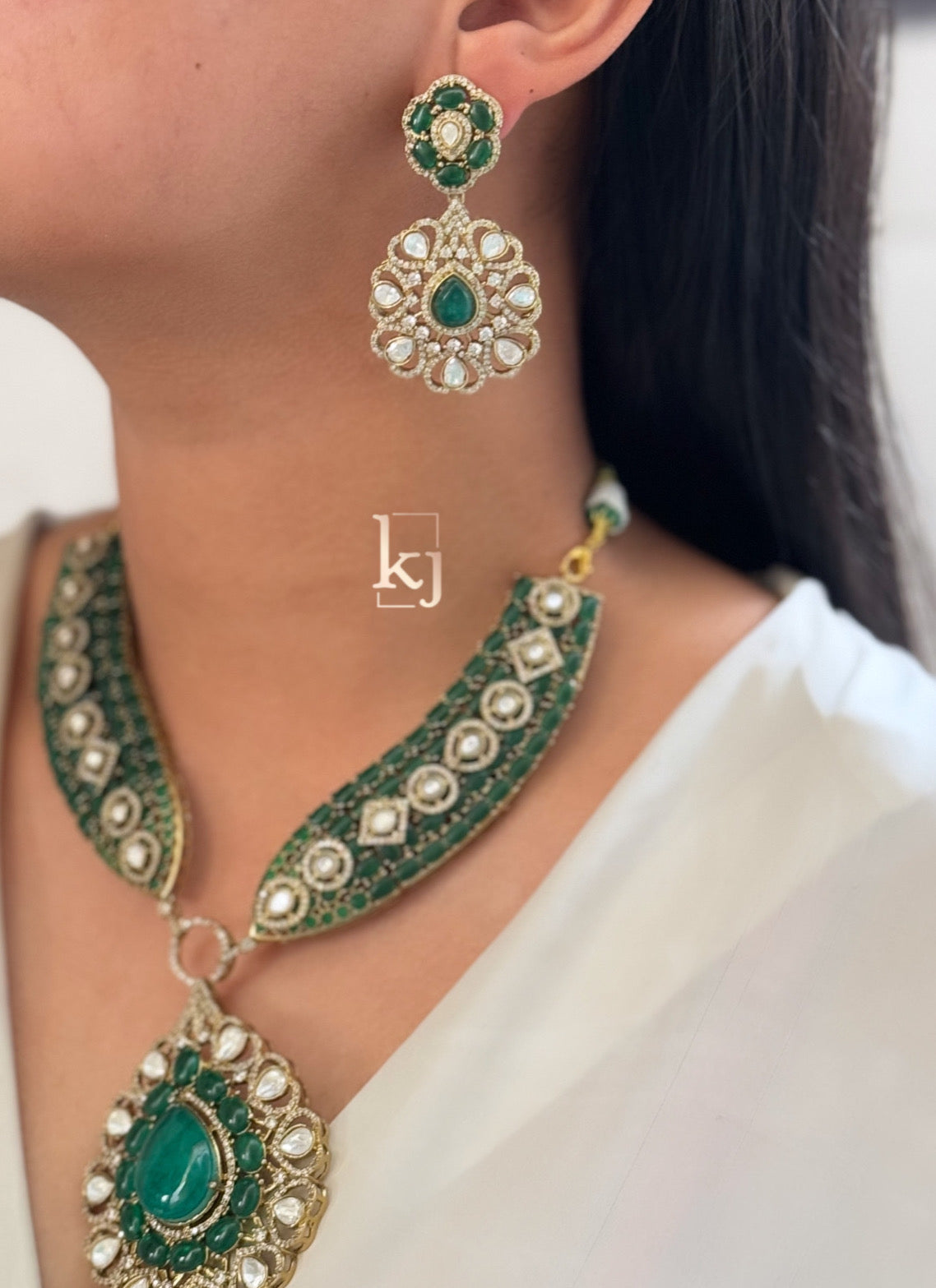Vellie Pendant set