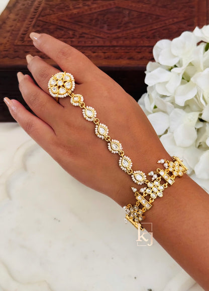 Idalia hathphool single