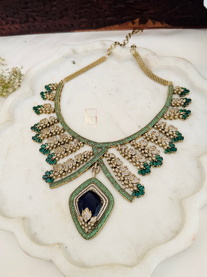 Maoz necklace set