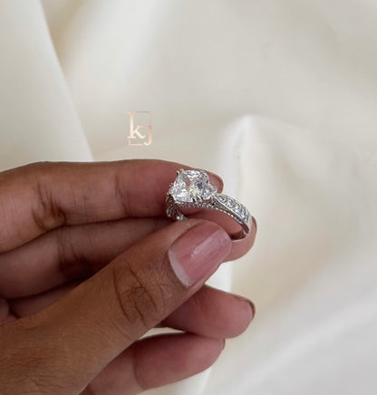 Yasmine ring