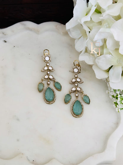 Calix Earrings set