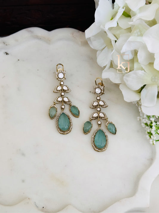 Calix Earrings set