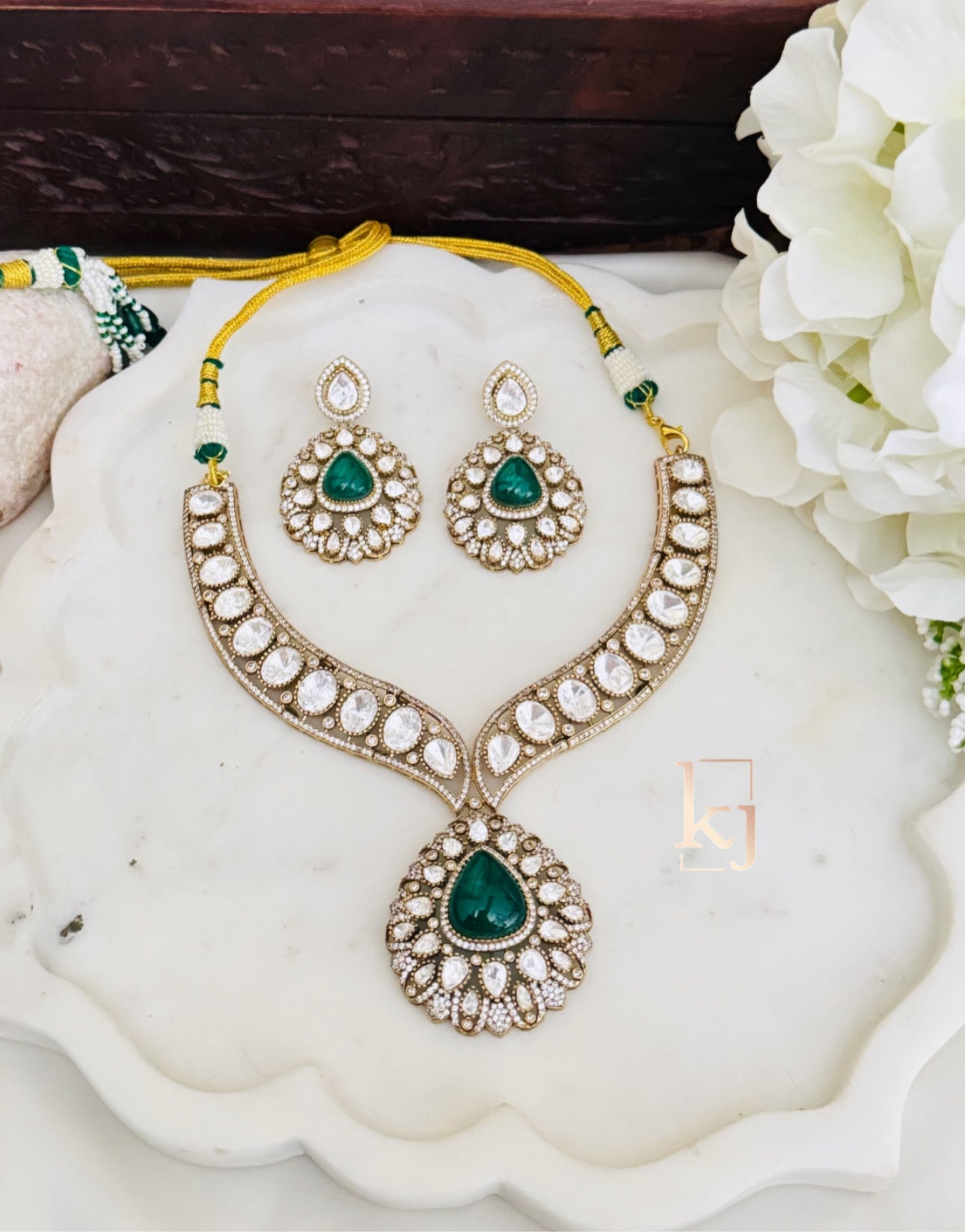 Esti Necklace set