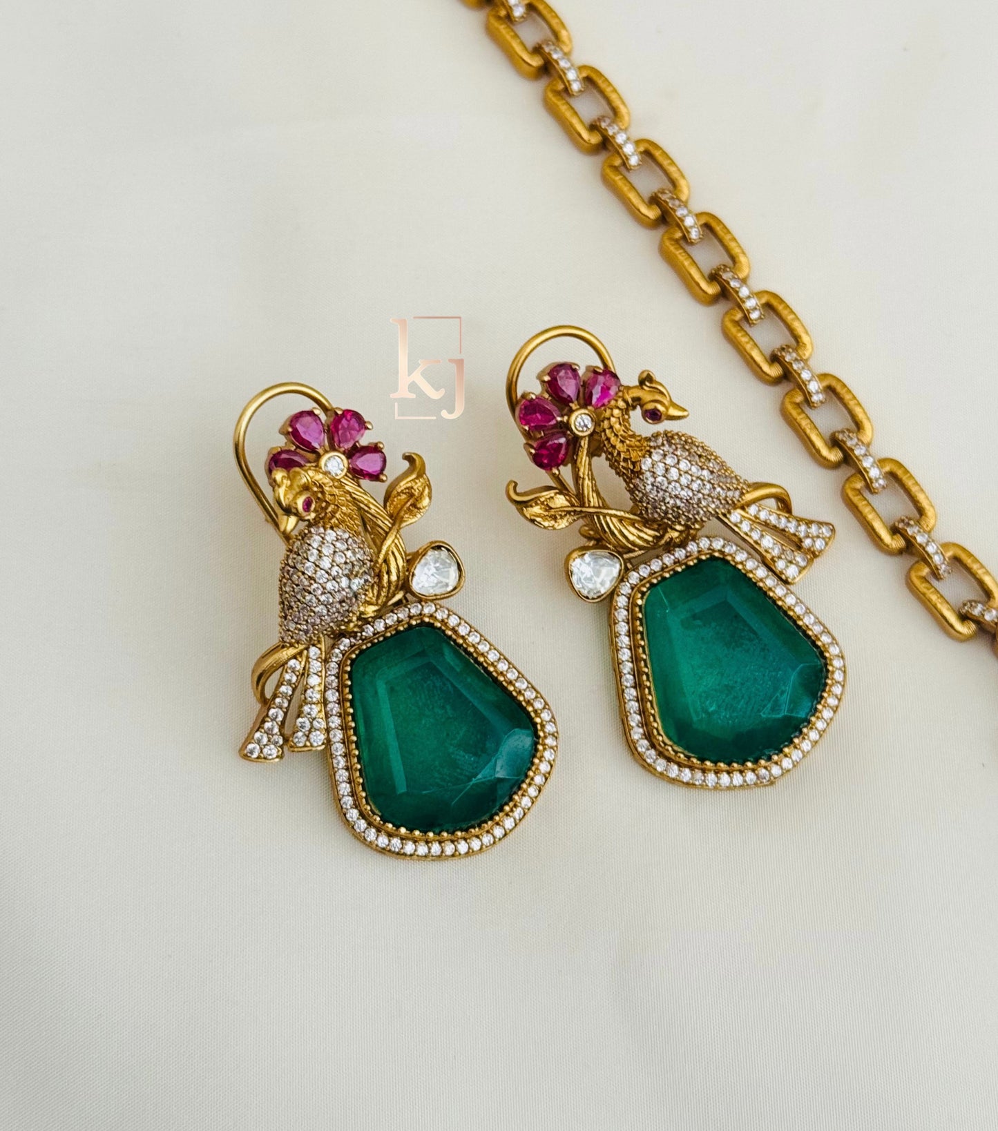 Bion pendant set