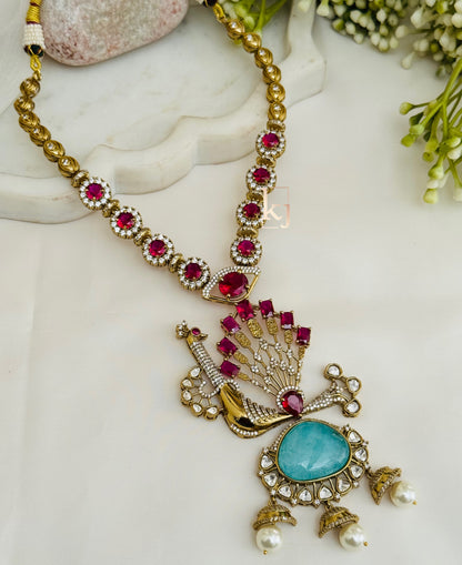 Raina pendant set