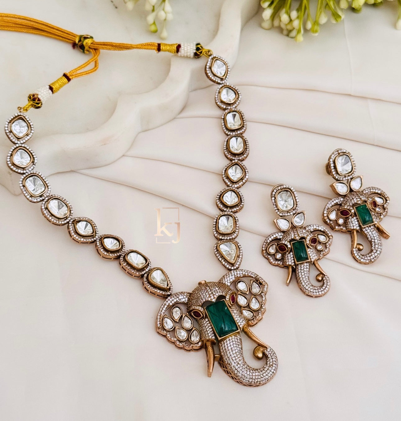 Tirasa necklace set