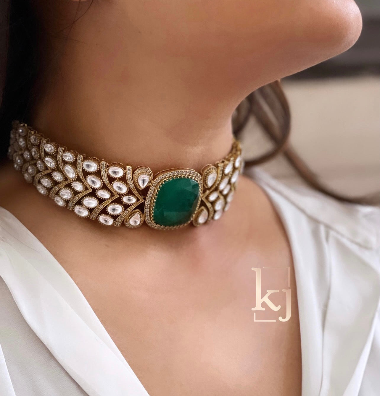 Anaya Choker set