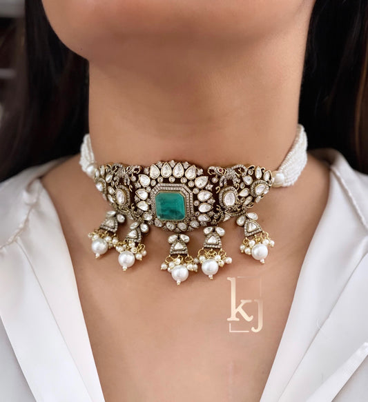 Amaira choker set