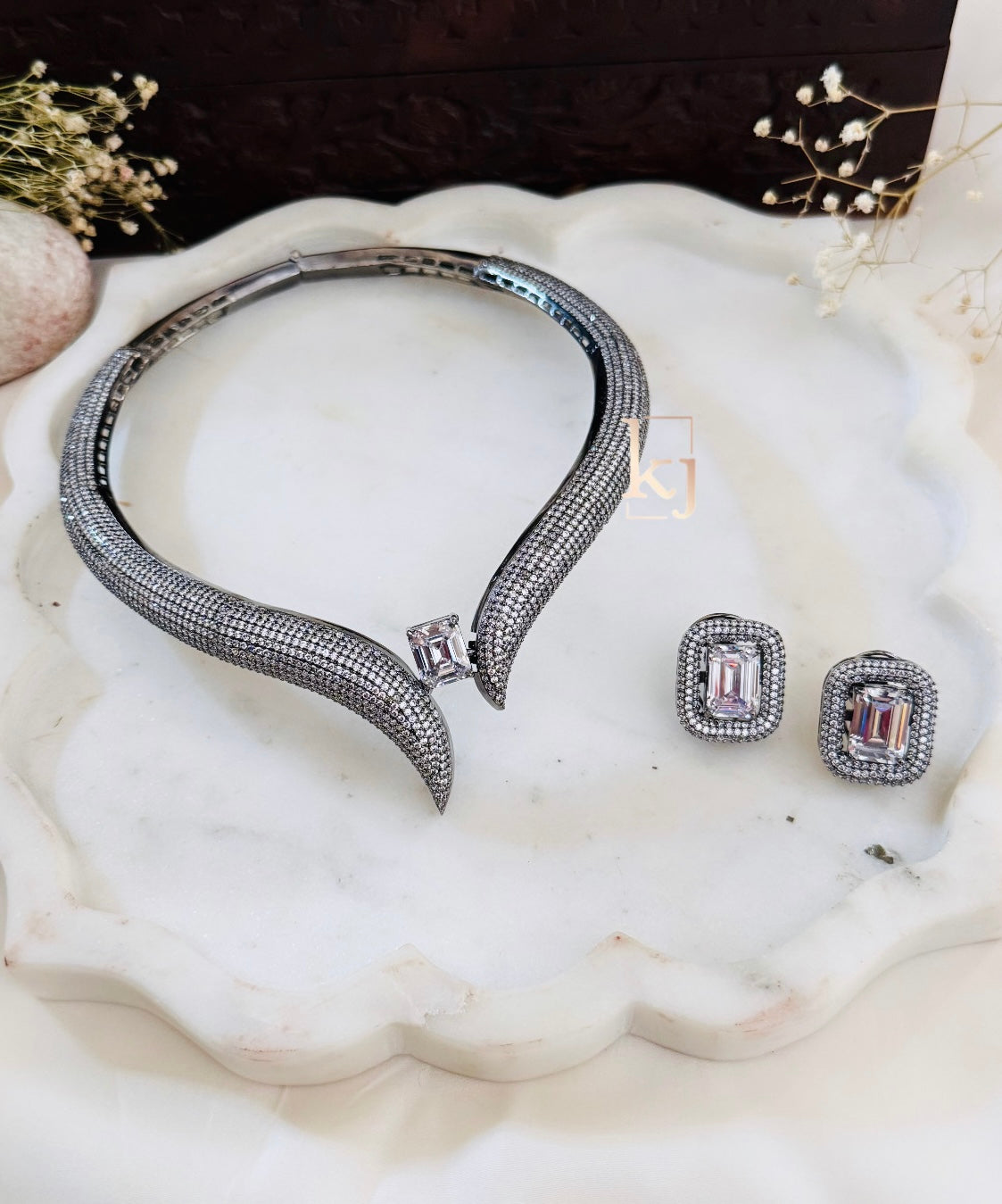 Demi necklace set