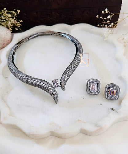Demi necklace set
