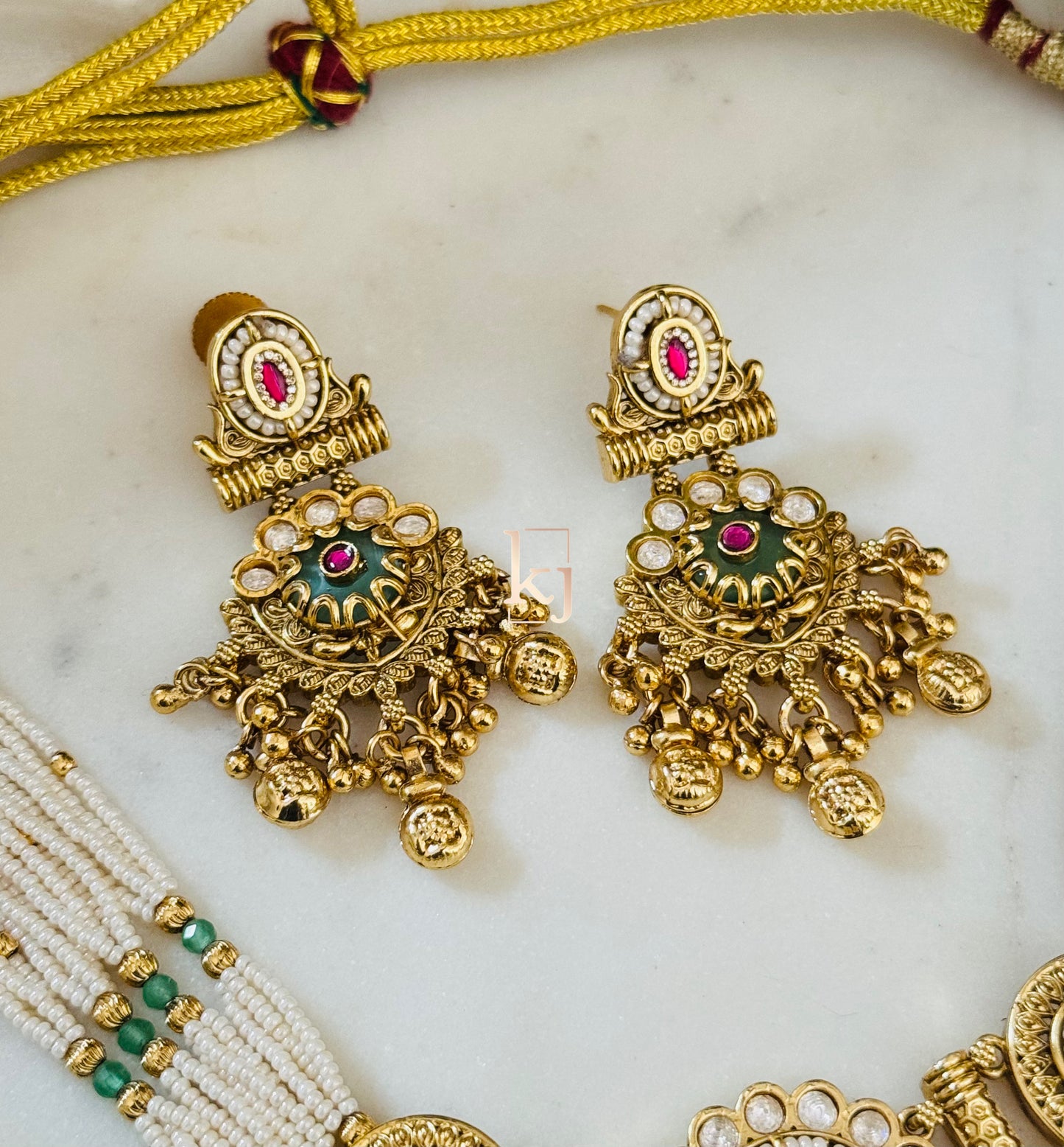 Trasvi necklace set